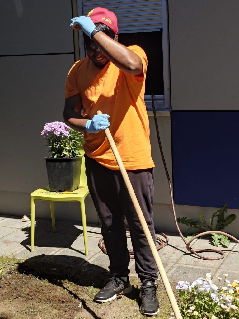 Der Kleingartenverein IDEAL e.V. unterstützt Pflanzaktion im Garten des Klabautermann e.V.
